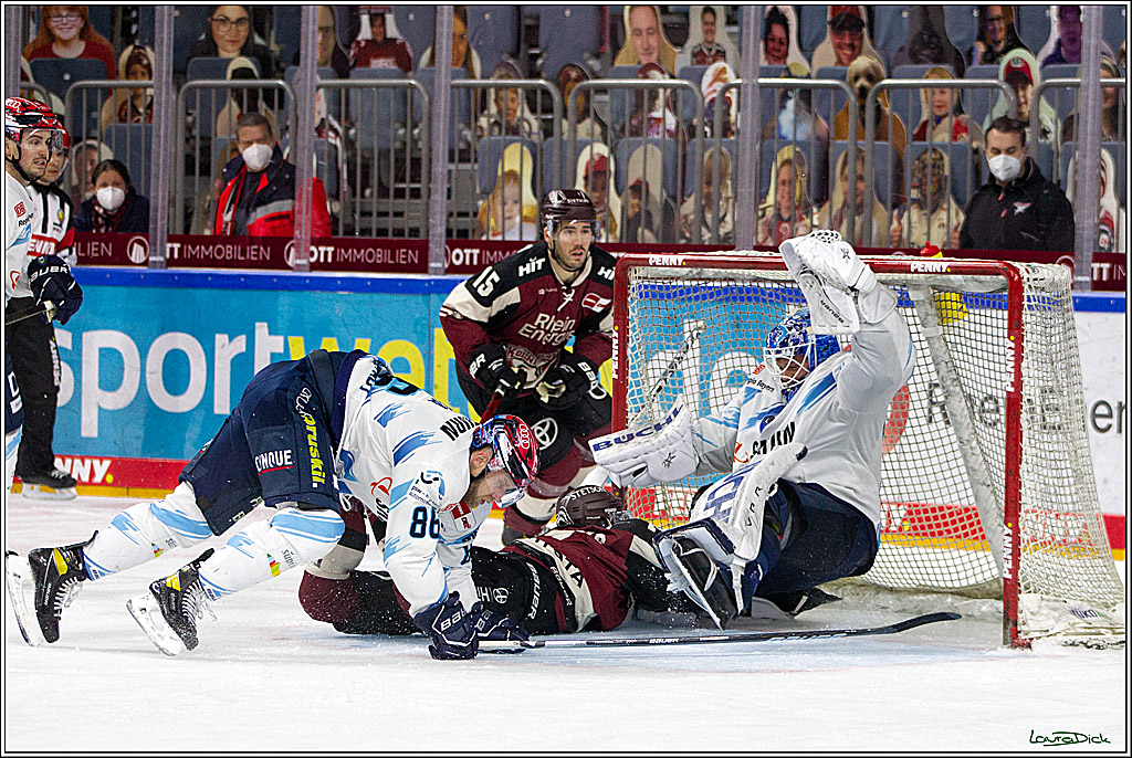 PENNY DEL;  Koelner Haie - ERC Ingolstadt; Koeln, 01.04.2021